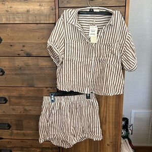 NWT shirt/short outfit. Size medium brand: Love Notes
